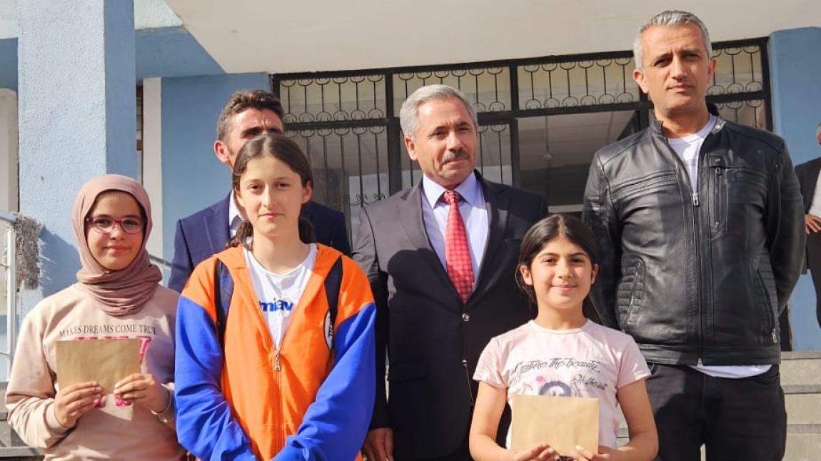 Gazze'nin Meleklerine Mektup yarışmasında dereceye giren öğrencilerimize ödülleri verildi